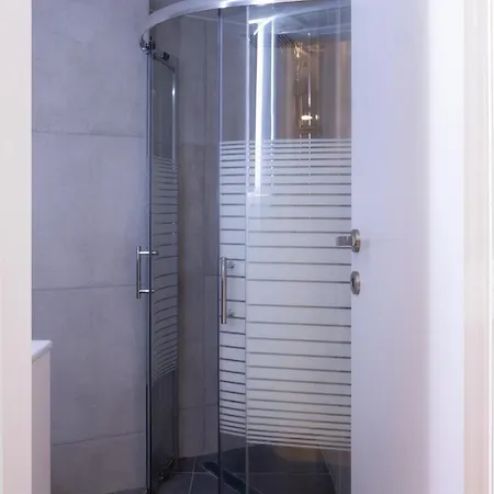 شقة Colorful, Bright, Spacious, 2br Apt In Vyronas