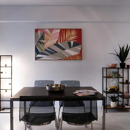Colorful, Bright, Spacious, 2br Apt In Vyronas *