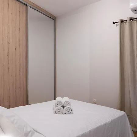 Colorful, Bright, Spacious, 2br Apt In Vyronas Athens